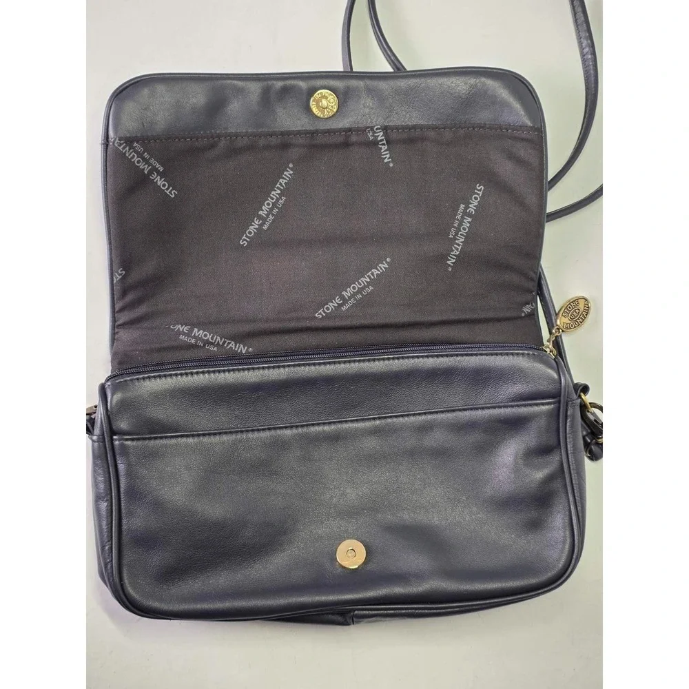 Stone Mountain Women's Purse Handbag Bag Navy Leather Pockets‎ Zip Close